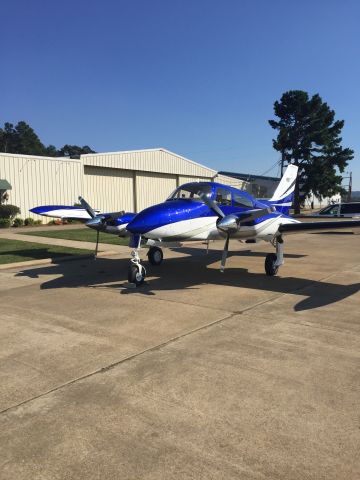 Cessna 402 (N7516Q) - Aircraft Just had Rose Aircraft Services Paint Aircraft.