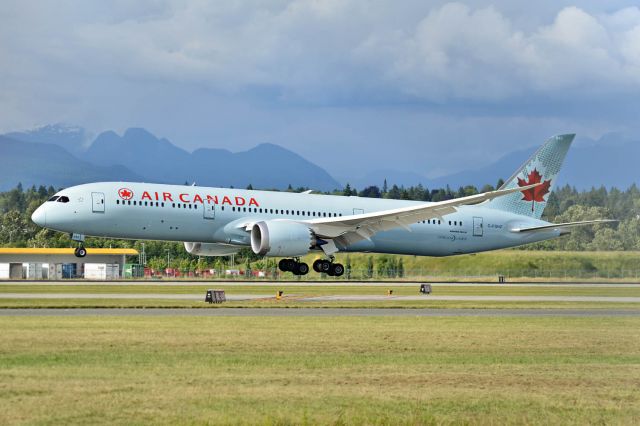 Boeing 787-9 Dreamliner (C-FGHZ)