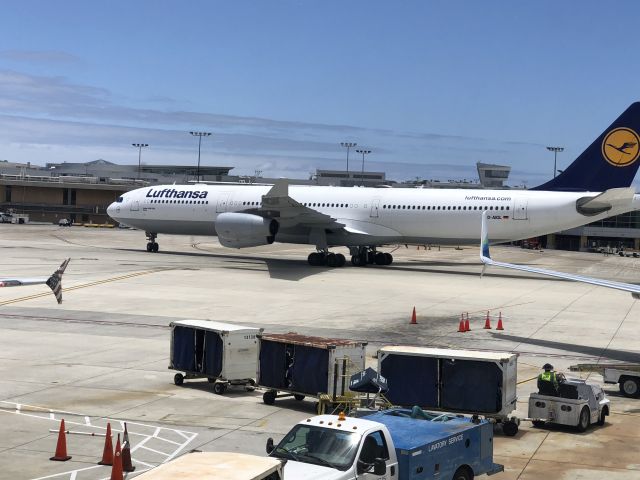 Airbus A340-300 (D-AIGL)