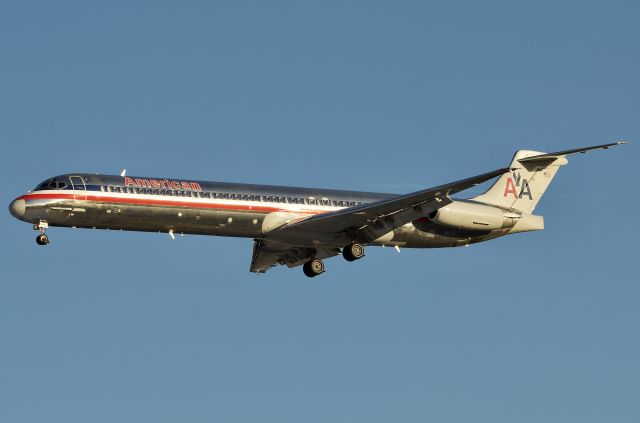 McDonnell Douglas MD-83 (N9617R) - Arriving to DFW (please view in "full" for highest image quality) 