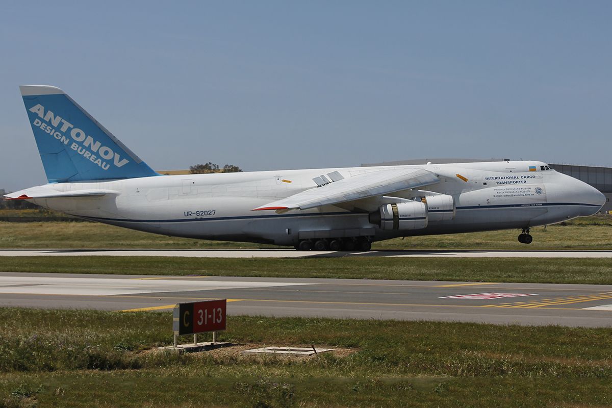 Antonov An-124 Ruslan (UR-82027)