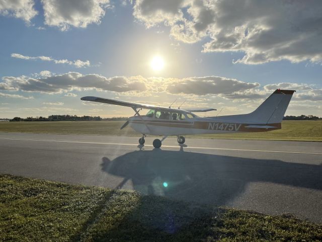 Cessna Skyhawk — - DR took pic as I taxi’d after landing at Immokalee, FL airport (KIMM)