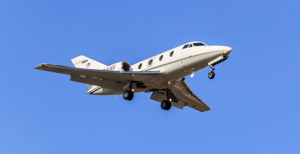 Dassault Falcon 10 (N844F)