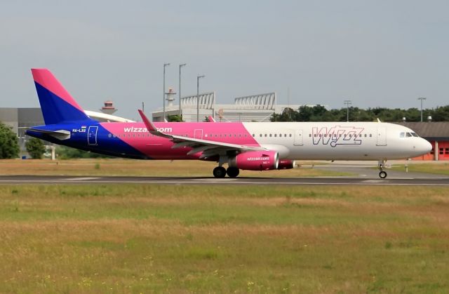 Airbus A321 (HA-LXG)