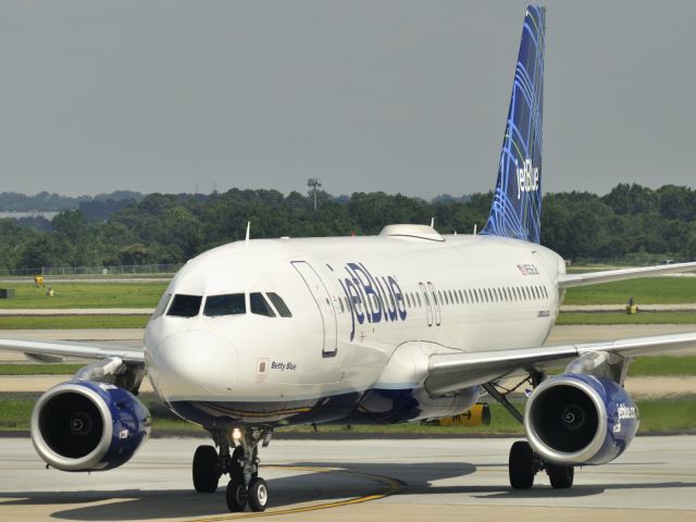 Airbus A320 (N556JB)