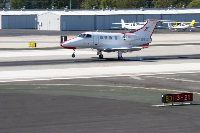 Embraer Phenom 100 (N586JS)