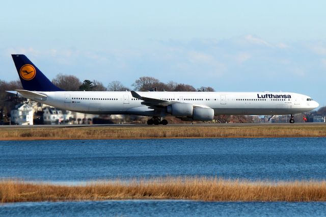 Airbus A340-600 (D-AIHY) - LH 422 arriving from Frankfurt