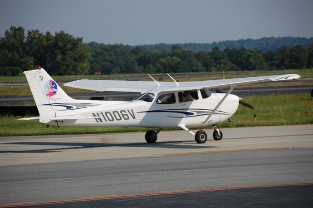 Cessna Skyhawk (N1006V)