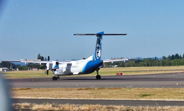 de Havilland Dash 8-400 (N453QX)
