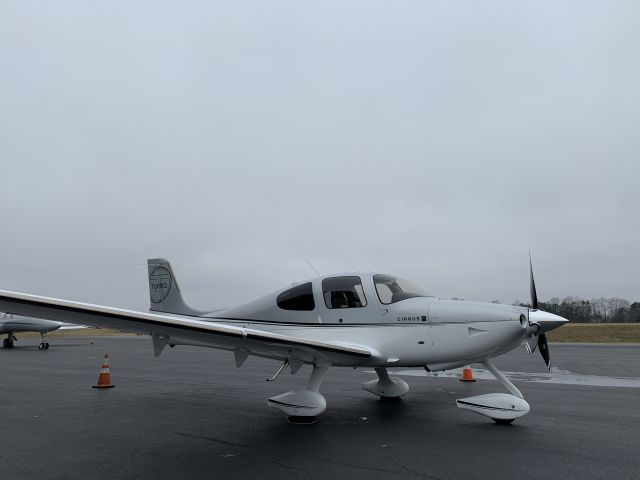 Cirrus SR-22 (N862GM)