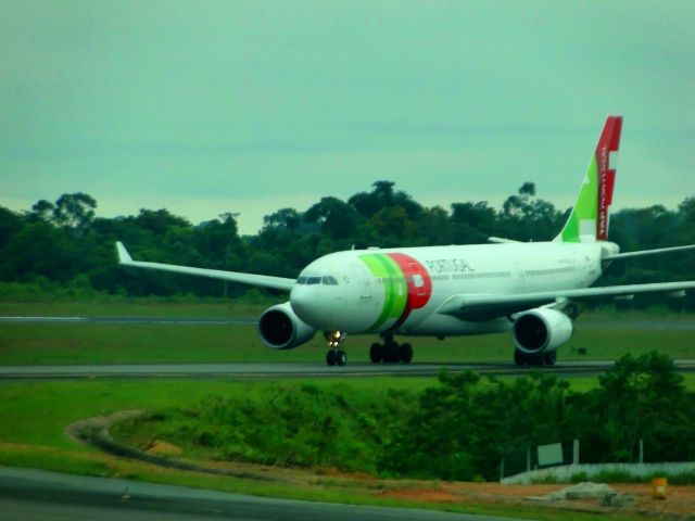 Airbus A330-300 (CS-TON)