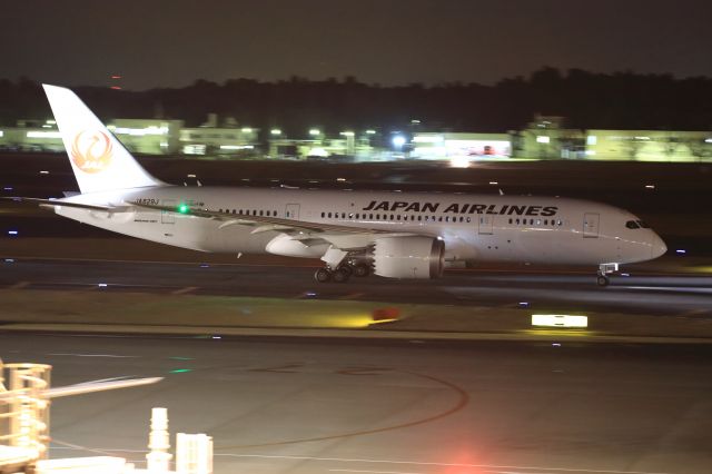 Boeing 787-8 (JA829J)
