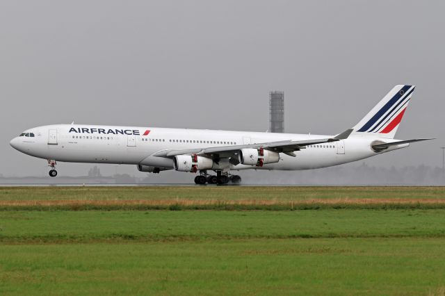 Airbus A340-300 (F-GLZC)