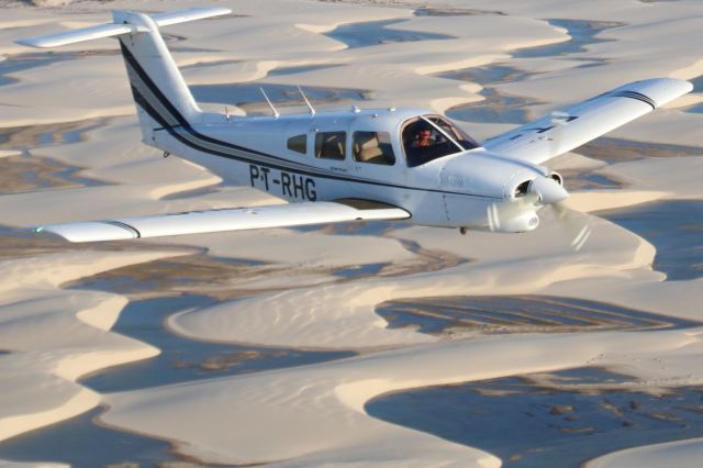 Piper Turbo Arrow 4 (PT-RHG)
