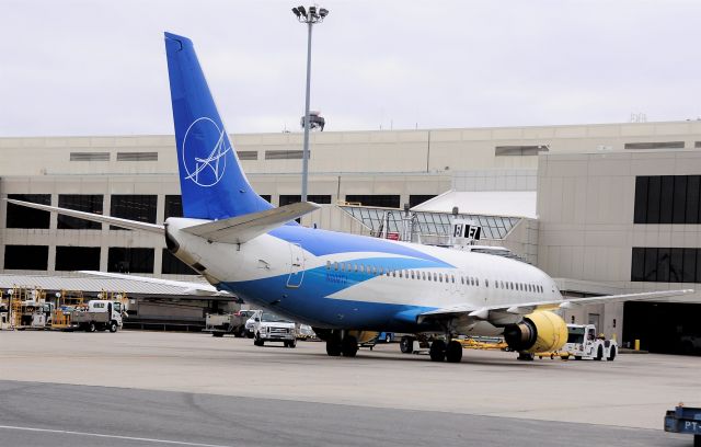 BOEING 737-400 (N802TJ)