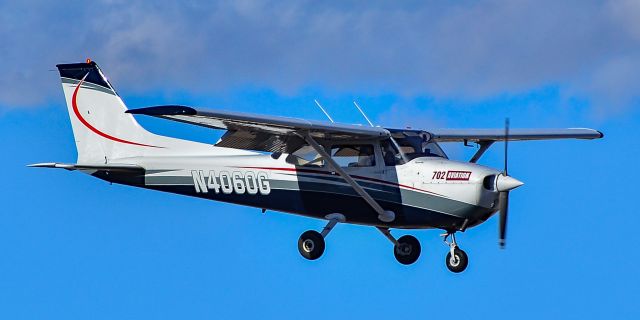 Cessna Skyhawk (N4060G) - N4060G Cessna 172M Skyhawk s/n 17264771 - North Las Vegas Airport  KVGTbr /Photo: TDelCorobr /February 5, 2025