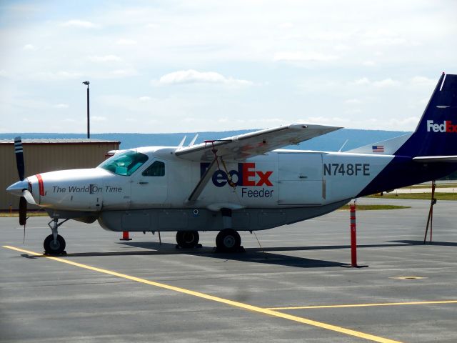 Cessna Caravan (N748FE)