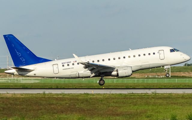 Embraer 170/175 (N979RP)