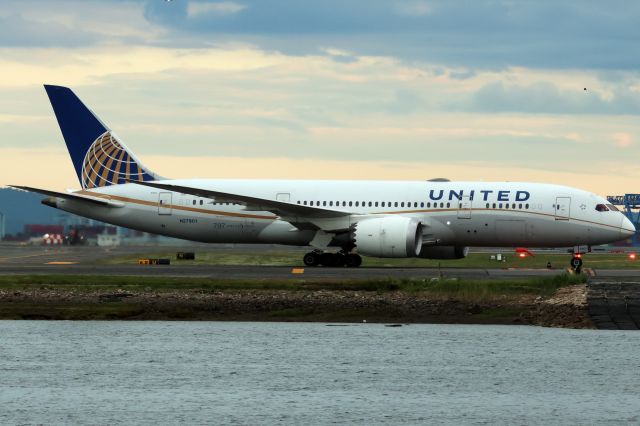 Boeing 787-8 (N27901)