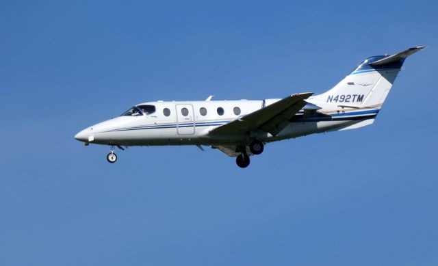 Beechcraft Beechjet (N492TM) - On final is this Hawker Beechcraft Beechjet 400 in the Autumn of 2018.