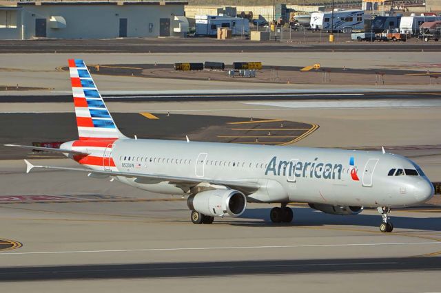 Airbus A321 (N521UW) - American Airbus A321-231 N521UW at Phoenix Sky Harbor on August 26, 2018.