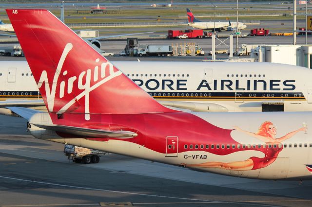 Boeing 747-400 (G-VFAB)