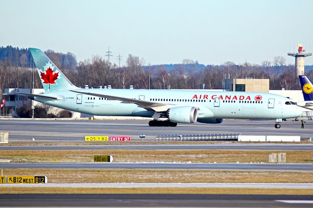 Boeing 787-9 Dreamliner (C-FNOE)