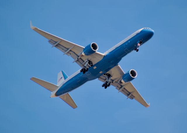 Boeing 757-200 (UNKNOWN) - Recurrent Training flight by U.S. Government at KYNG 
