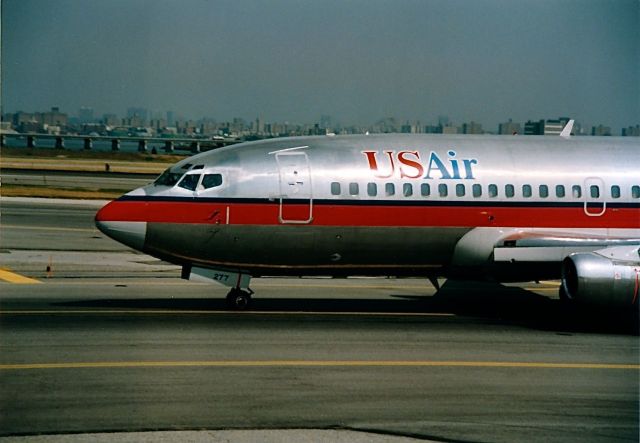 Boeing 737-700 — - US Air B-737 taxing at KLGA