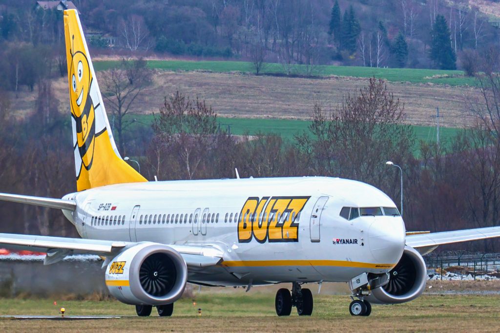 Boeing 737 MAX 8 (SP-RZB)
