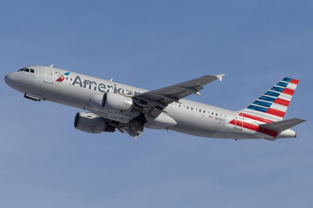 Airbus A320 (N119US)