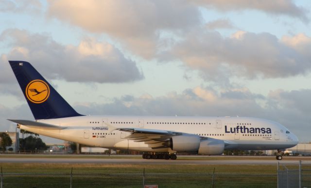 Airbus A380-800 (D-AIMC) - Takeoff roll Roulage!