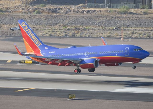 Boeing 737-700 (N263WN)