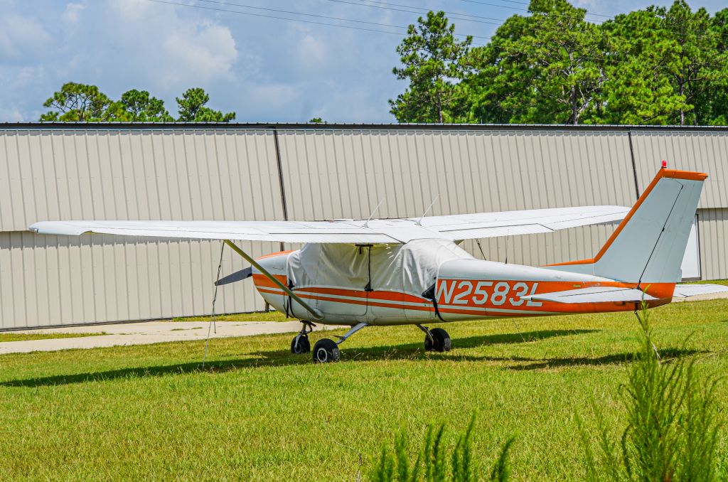 Cessna Skyhawk (N2583L)