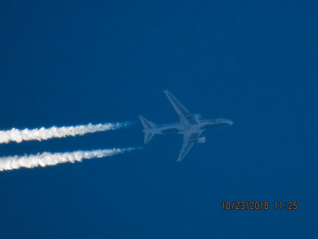 BOEING 767-200 (N750AX)