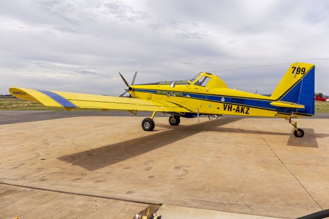 Air Tractor AT-802 (VH-AKZ) - Kennedy Aviation (VH-AKZ) Air Tractor AT-802A at Wagga Wagga Airport