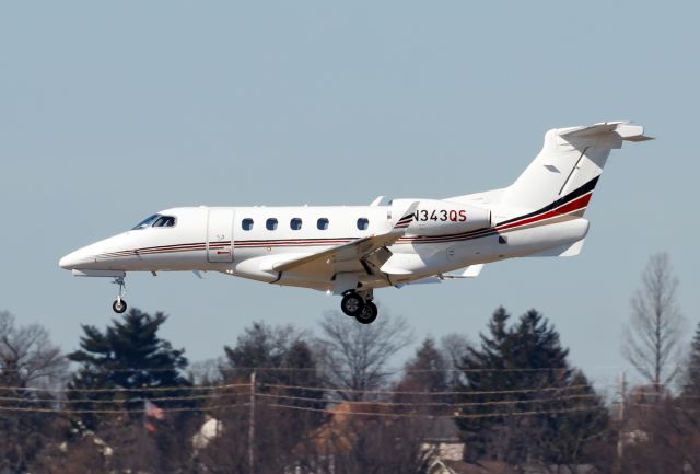 Embraer Phenom 300 (N343QS)