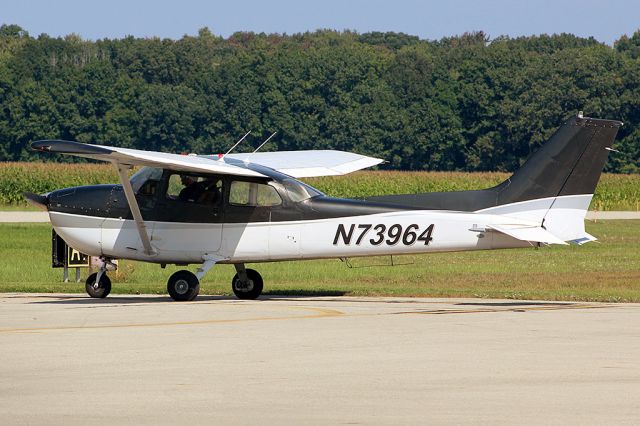 Cessna Skyhawk (N73964)