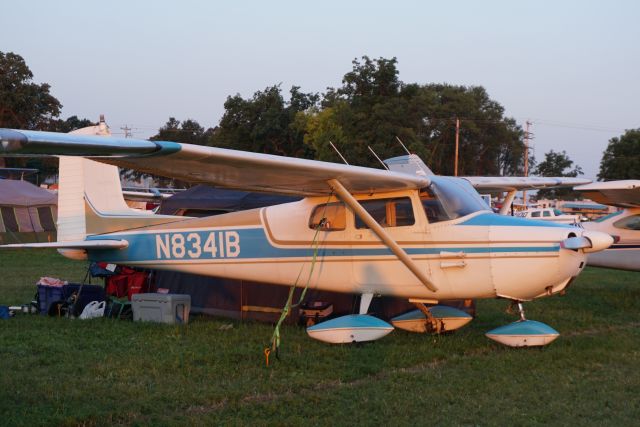 Cessna Skyhawk (N8341B) - Oshkosh 2018