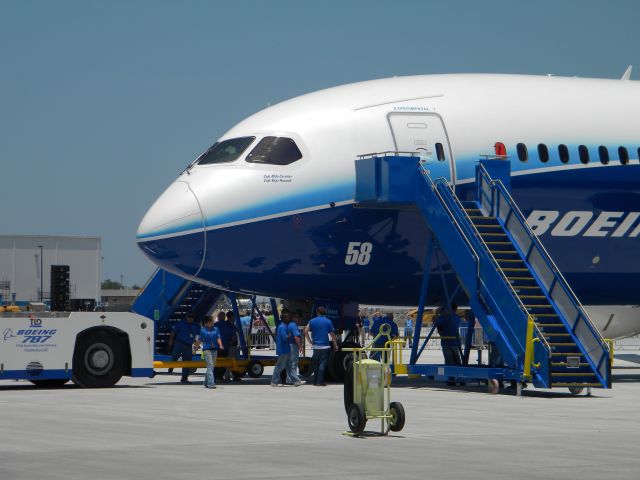 Boeing 787-8 (N787BA)