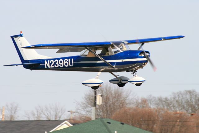 N2396U — - 1966 Cessna 150G in the pattern at Lebanon, TN