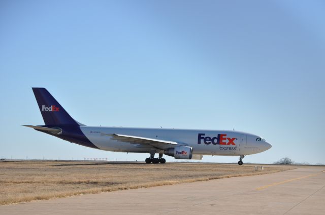 Airbus A300F4-600 (N740FD)