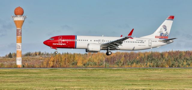 Boeing 737 MAX 8 (LN-FGF)