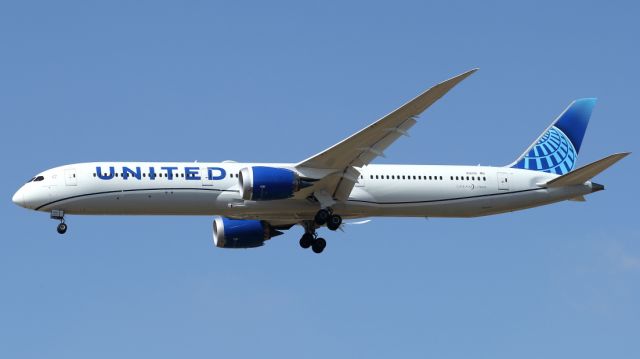 BOEING 787-10 Dreamliner (N12012) - 10/07/2021:  A 09h27m flight from Newark (EWR) upon landing on runway 30.