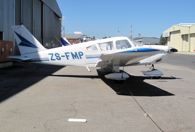 Piper Cherokee (ZS-FMP)