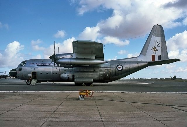 A97212 — - AUSTRALIA - AIR FORCE - LOCKHEED C-130A HERCULES (L182)) - REG A97-212 (CN 382-3212) - EDINBURGH RAAF BASE ADELIADE SA. AUSTRALIA - YPED (13/4/1977)