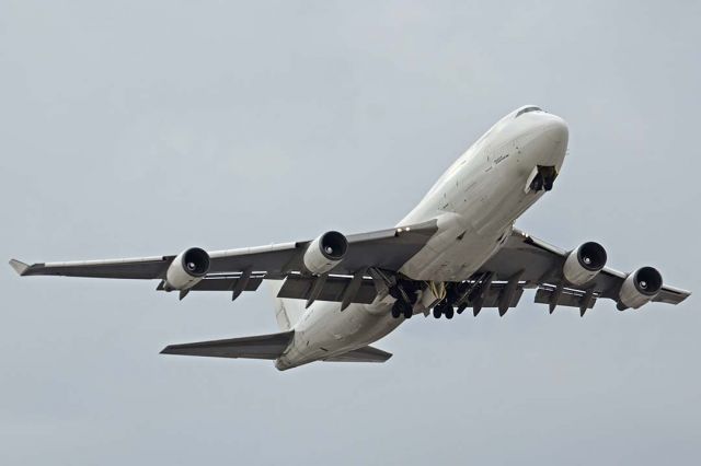 Boeing 747-400 (N473MC) - Atlas Air Boeing 747-45E-SF N473MC at Phoenix Sky Harbor on December 24, 2015. It first flew on October 25, 1993. Its construction number is 27174. It was delivered to EVA Airways as B-16463 on November 3, 1993. It was converted to a Budek Spoecial Freighter (BDSF) in late 2007. Wells Fargo Bank registered it as N852TM on October 17, 2014. Celestial Aviation TRading registered it as VP-BBL on May 29, 2015. Atlas Air registered it as N473MC on June 4, 2015. 