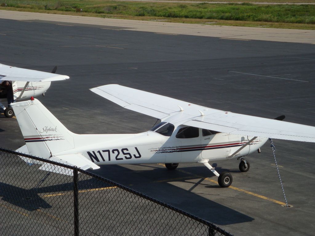 Cessna Skyhawk (N172SJ)
