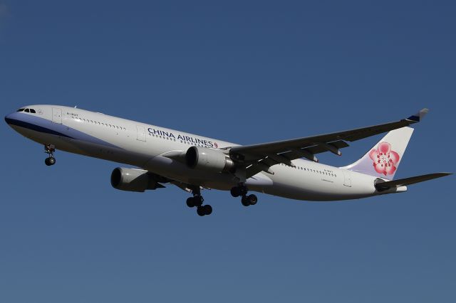 Airbus A330-300 (B-18317) - CI2059