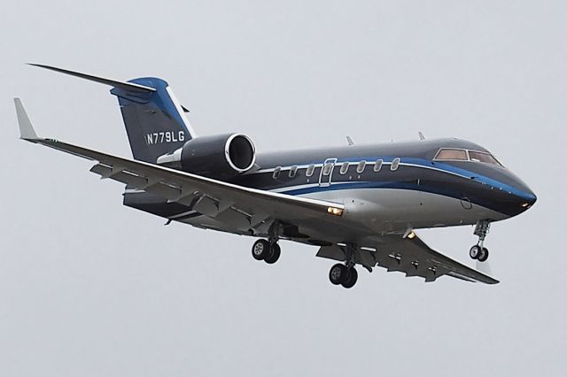 Canadair Challenger (N779LG) - Bombardier Challenger 604 cn 6521. N779LG final rwy 21 YPPH 29 October 2022